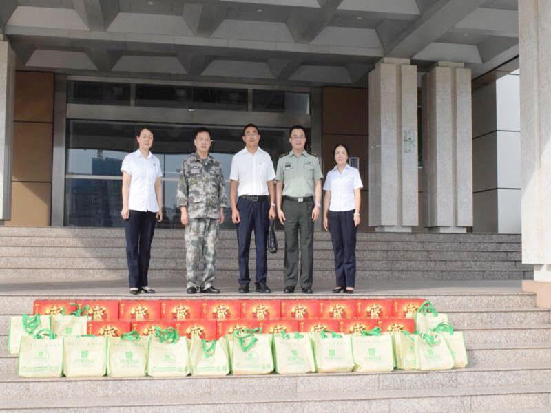 信泰慰問(wèn)暖人心，軍民建設(shè)一家親