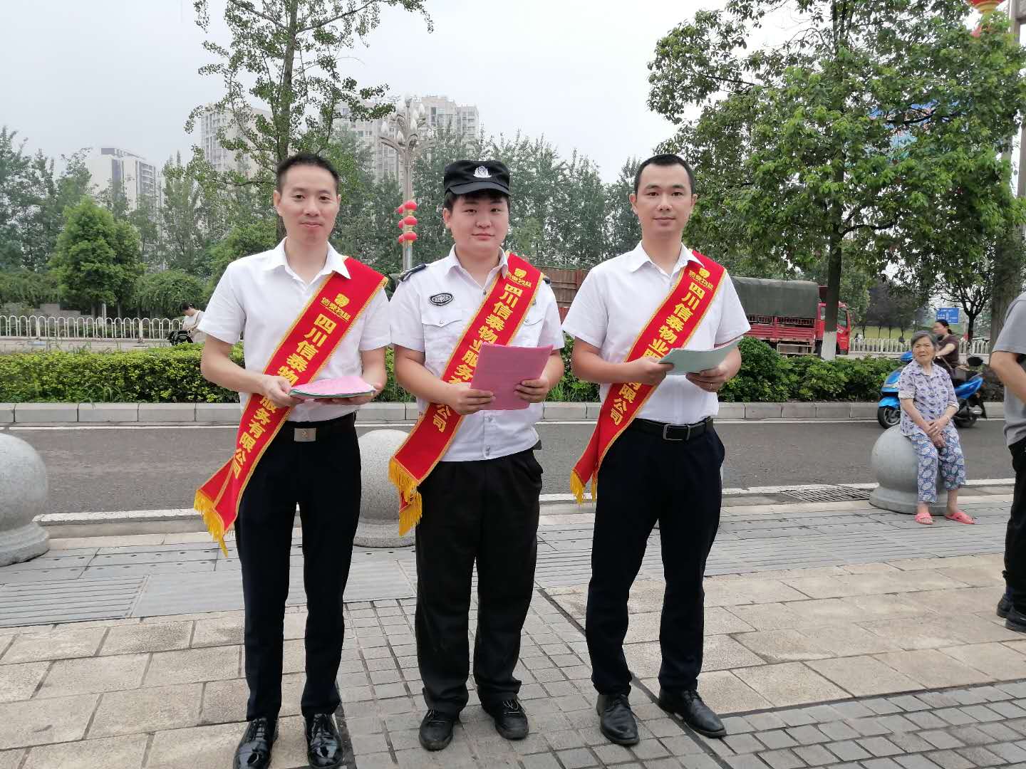 我知道，他們絕不簡(jiǎn)單